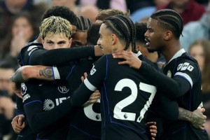 星空体育在线网页版-埃梅里掉下神坛：4场不胜，英超争四形势大乱：4队差距最多3分